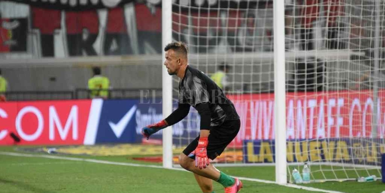 ELLITORAL_453773 | Pablo Aguirre Burián se entrenó en Santa Fe y viajará a Buenos Aires para el partido del sábado contra Arsenal por la Copa de la Liga.