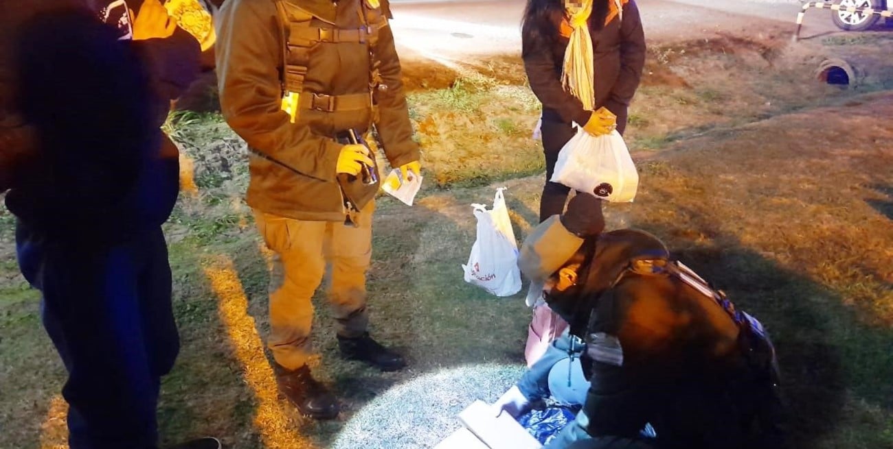 Una mujer de 27 años oriunda de Santa Fe fue arrestada en el acceso sur a la ciudad de San Justo cuando transportaba marihuana y cocaína. Foto: Prensa GNA