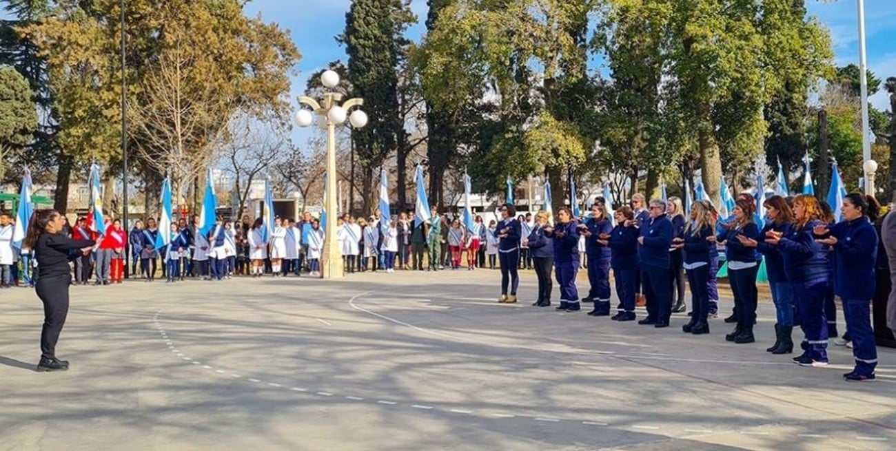 Acto por el Día de la Bandera en Venado Tuerto.