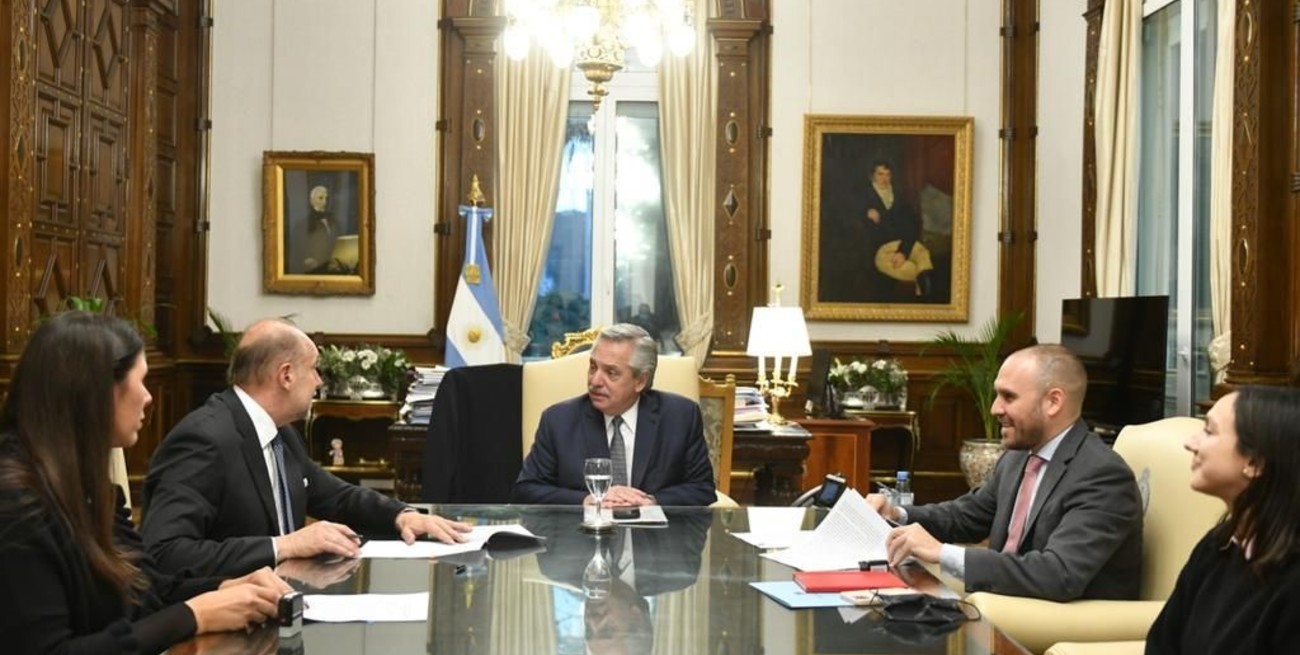 El anuncio se realizó tras una reunión entre el presidente, el ministro de Economía y el gobernador de Santa Fe.