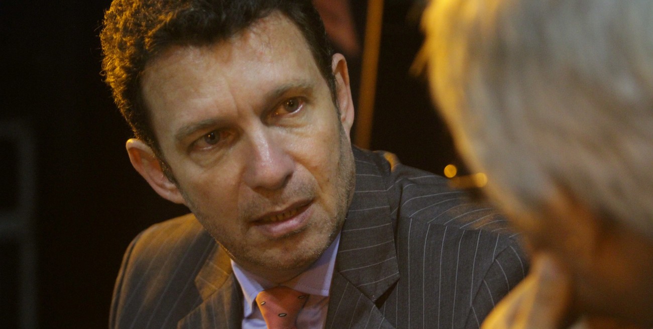 "En el caso de Argentina, hay mucha gente queriendo comprar dólar y pocos canales de acceso, por eso el precio se dispara” explica fácilmente el consultor Gustavo Segré. Crédito: Pablo Aguirre