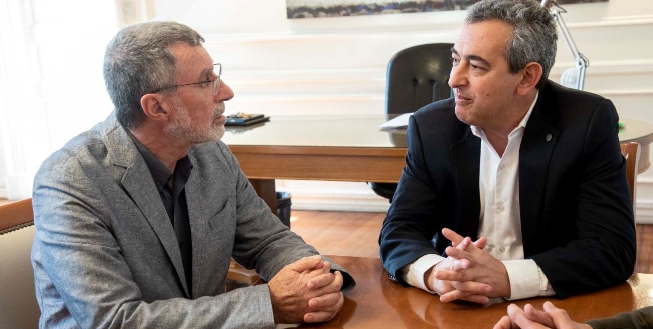 Ambos plantearon que es necesario destacar el actual impulso al deporte como línea de trabajo y el apoyo a los referentes sociales barriales, quienes realizan valiosas tareas en zonas conflictivas.