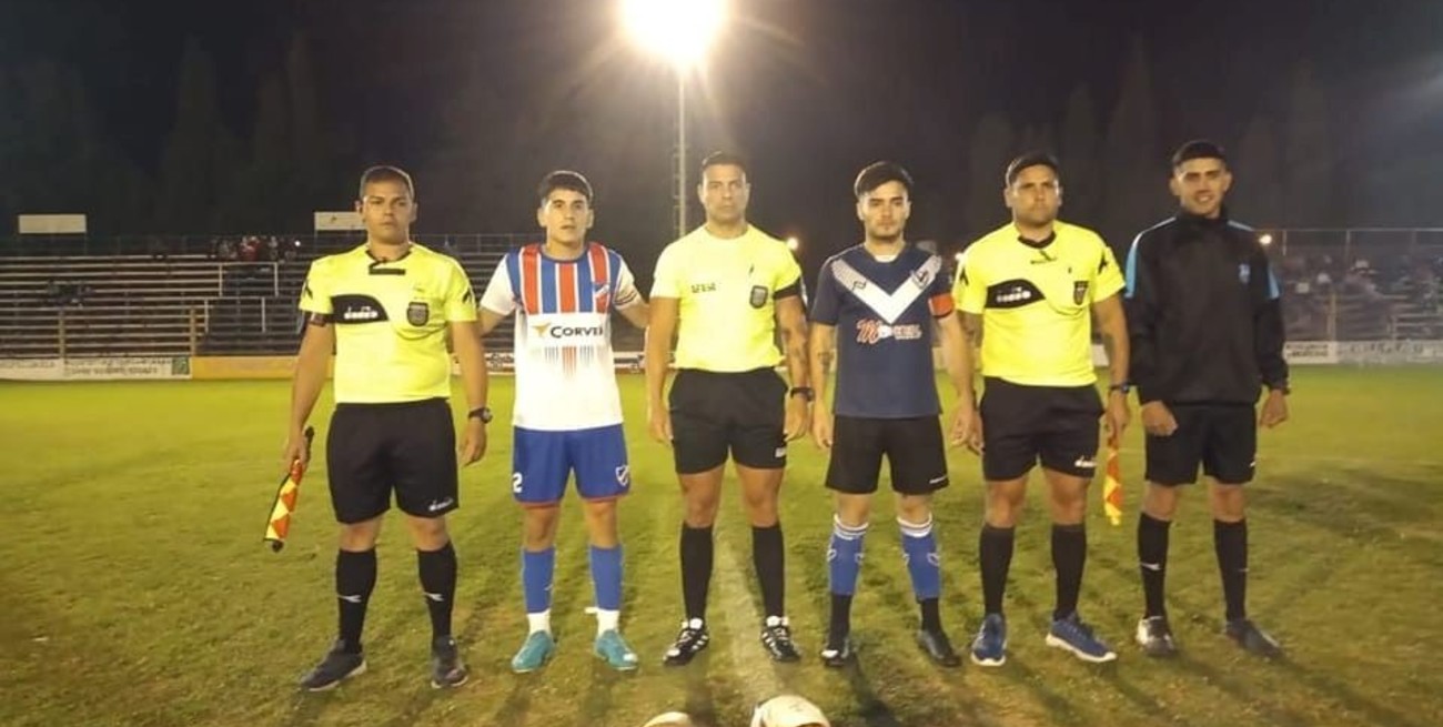 Ocurrió durante el encuentro entre el Club Sportivo Rivadavia y Jorge Newbery de Venado Tuerto que terminó igualado 1 a 1 en el estadio “Vicente Ferretti”.