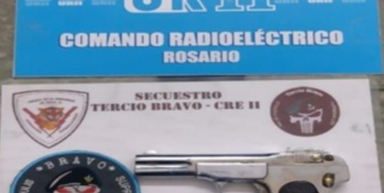 La policía secuestró armas de diversos calibres.