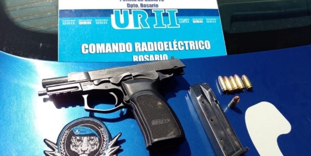 La policía secuestró armas de diversos calibres.