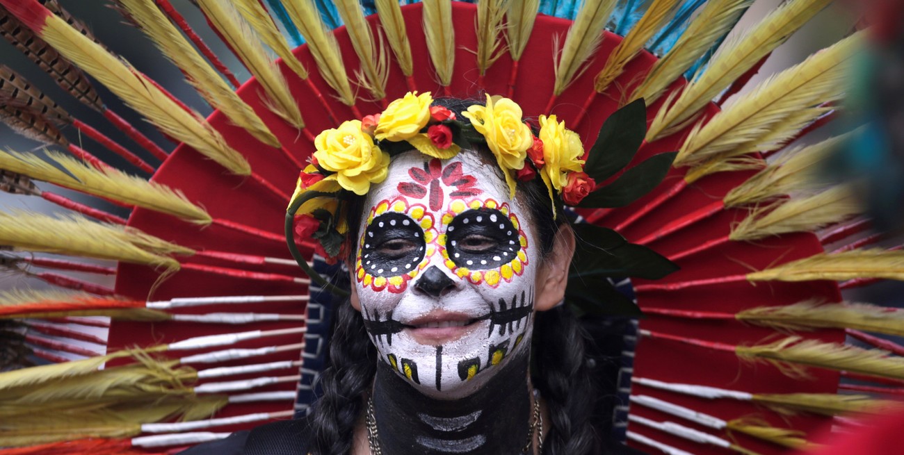A woman dressed as a Catrina take part in a Catrina parade ahead of Day of the Dead in Monterrey, Mexico October 27, 2019. REUTERS/Daniel Becerril