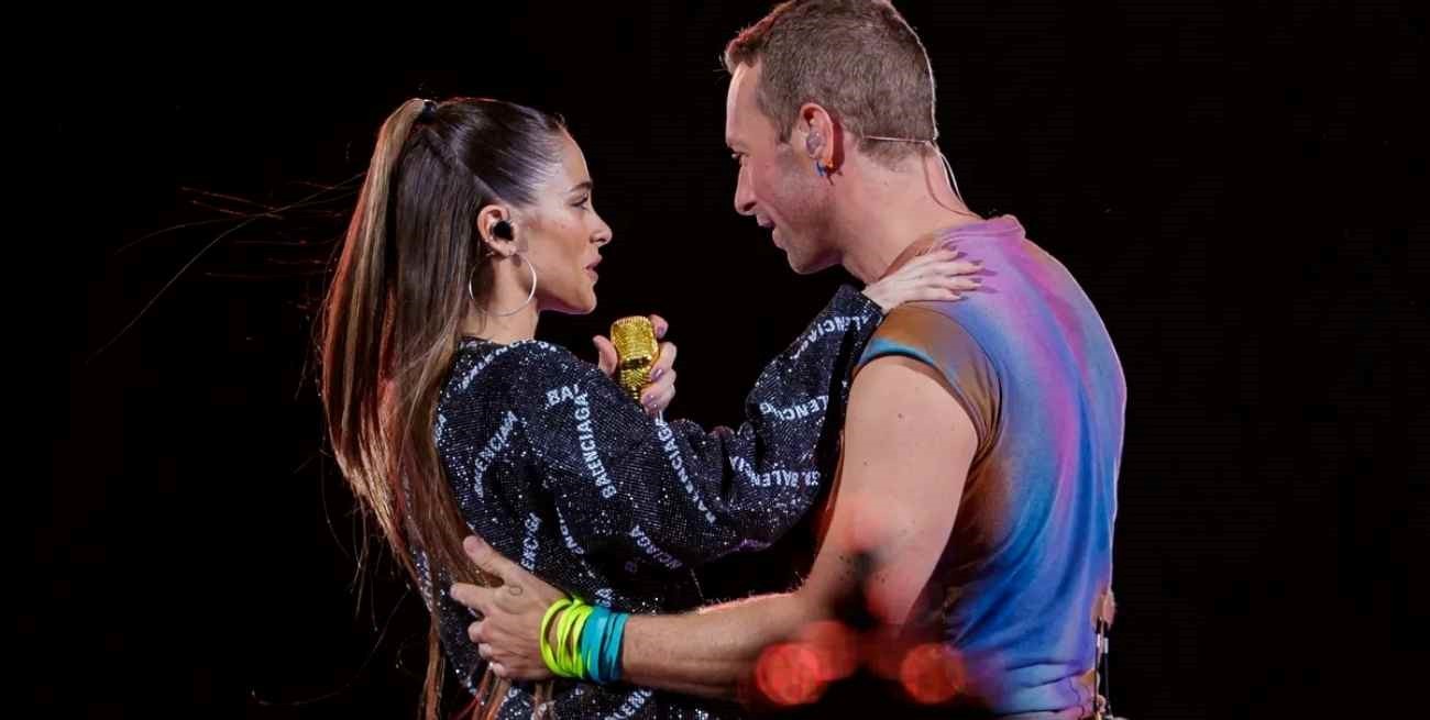 Tini Stoessel junto a Chris Martin.