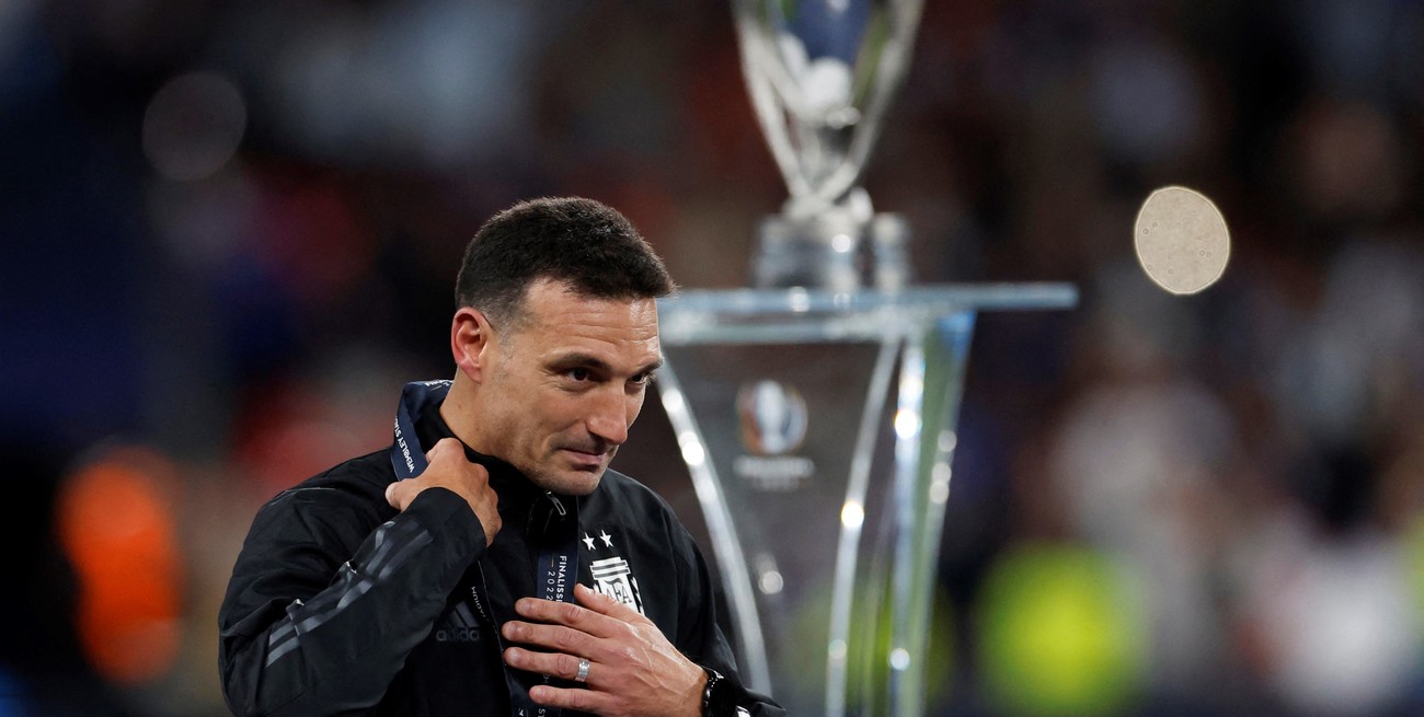 Soccer Football - Finalissima - Italy v Argentina - Wembley Stadium, London, Britain - June 1, 2022
Argentina coach Lionel Scaloni celebrates after winning the Finalissima REUTERS/Peter Cziborra