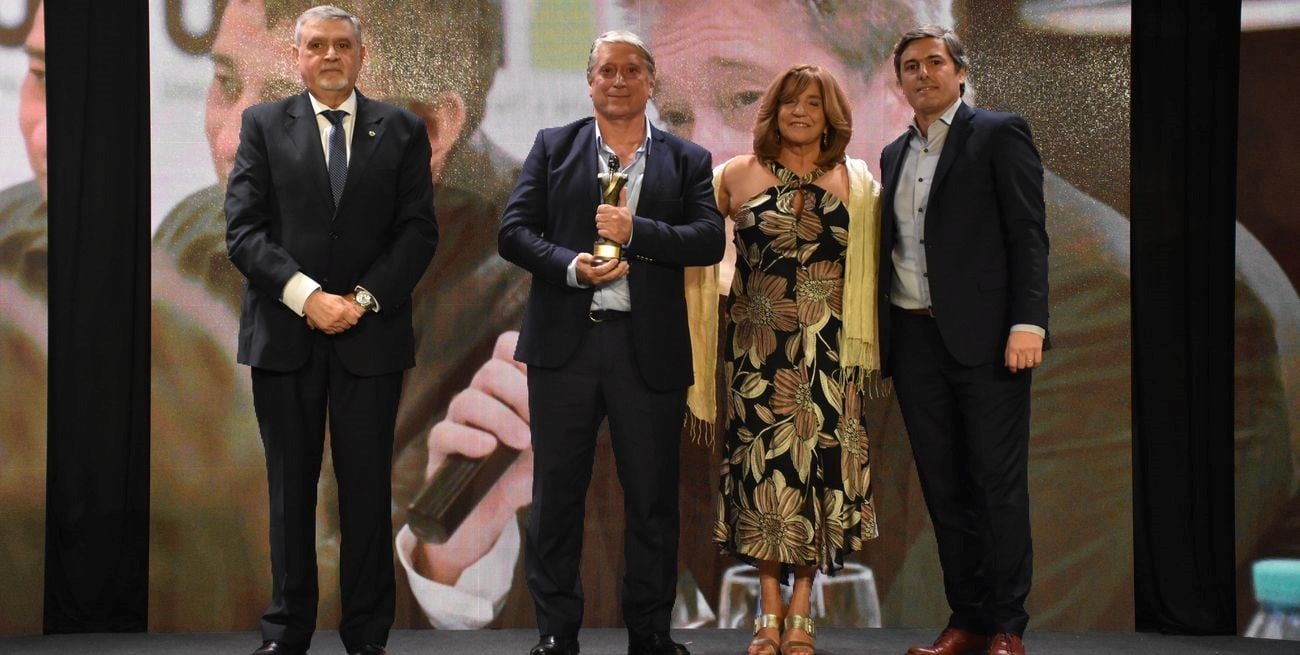 Carlos Felice recibió el premio por su trayectoria / Malena Rodríguez