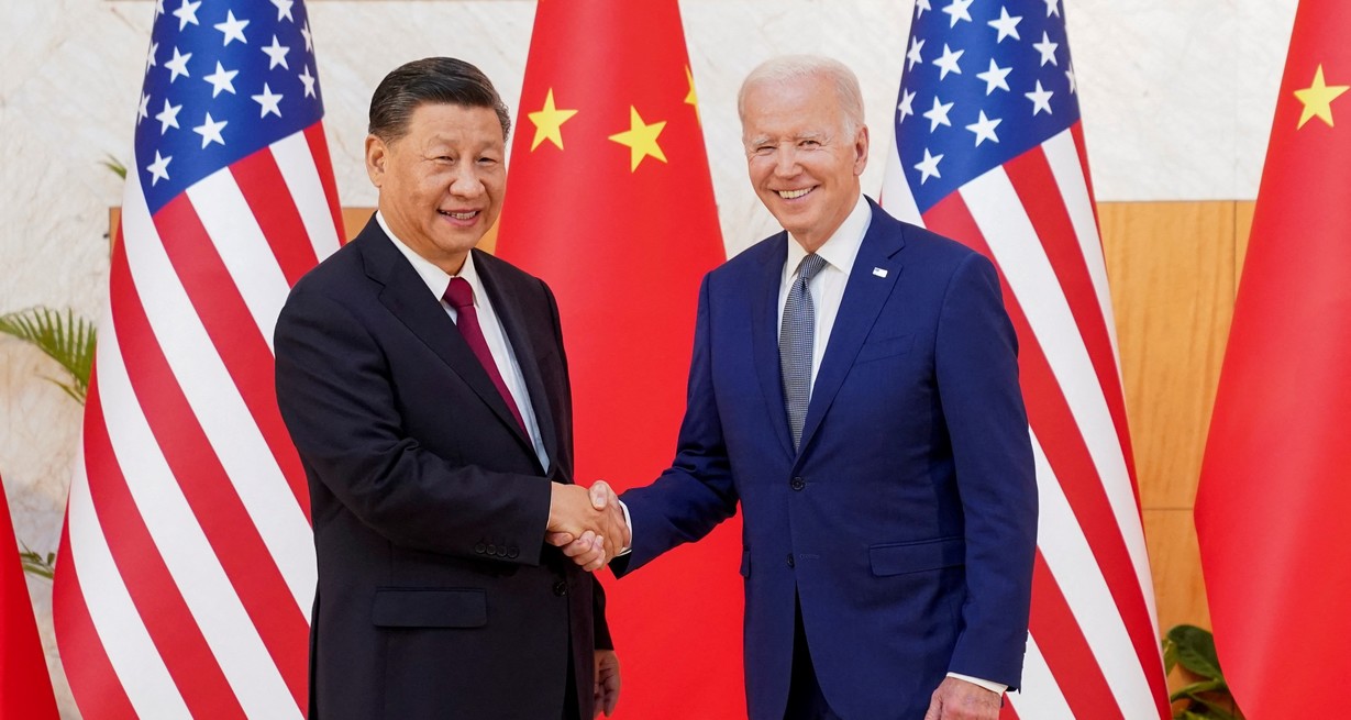 Xi Jinping, presidente de China, junto a su par estadounidense Joe Biden, en noviembre de 2022. Crédito: Kevin Lamarque / Reuters