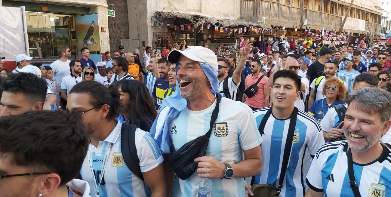 Unos 1.500 hinchas alentaron a la selección de Scaloni / Enrique Cruz (enviado especial)