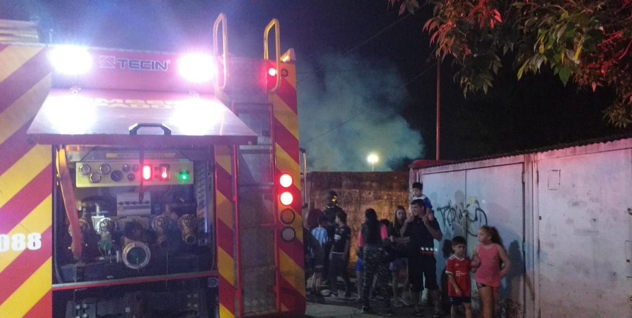 Sobre las 22, los agentes todavía trabajaban en el lugar.