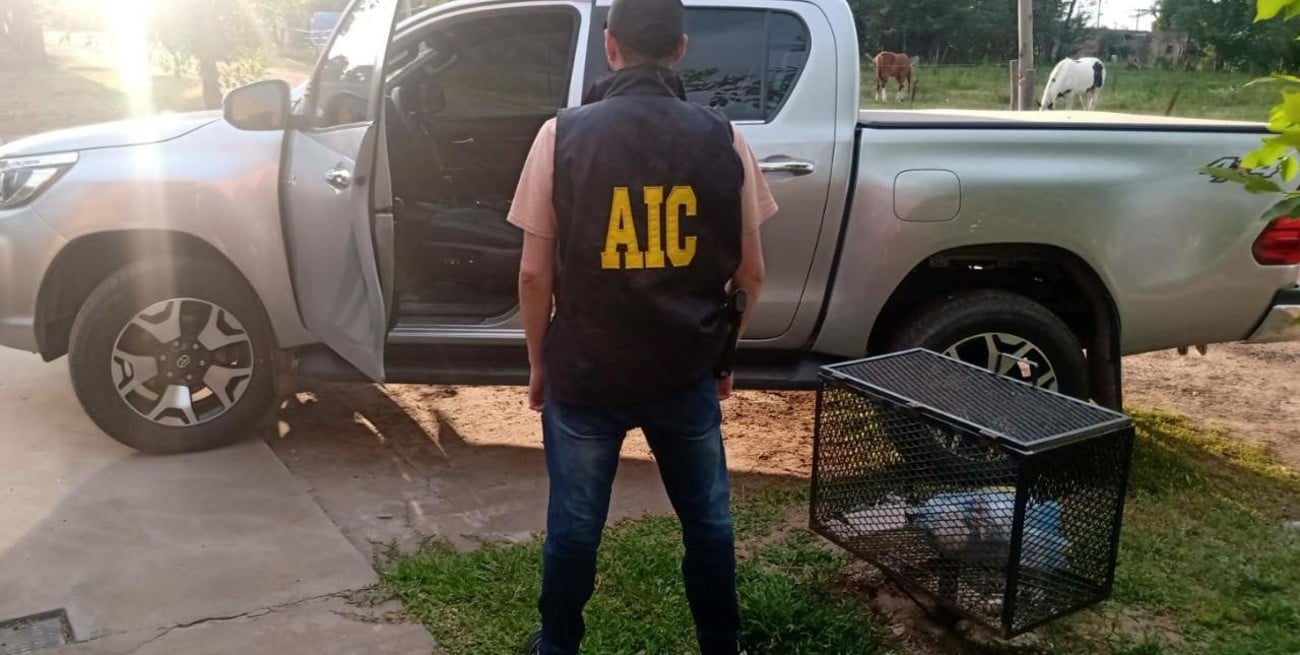 Los fiscales le atribuyeron los delitos portación ilegal de arma de fuego.