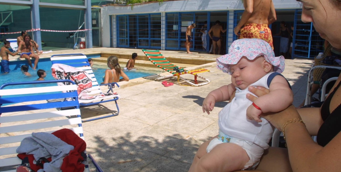 Aconsejan controlar la temperatura de los bebés y su sistema de termorregulación.