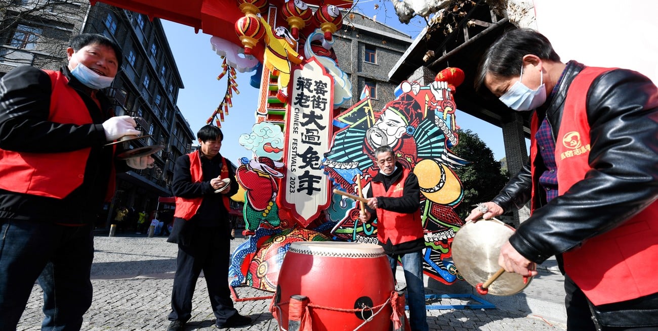 El festival de compras con productos agrícolas y culturales locales comenzó en Pingyao el miércoles como calentamiento para el próximo Año Nuevo Lunar chino. Foto: Xinhua