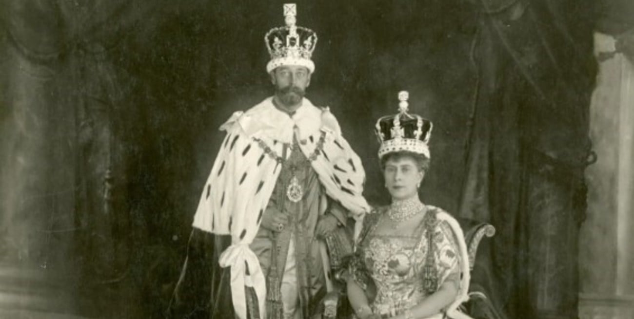 Los reyes Jorge V y María en su coronación, en 1911.