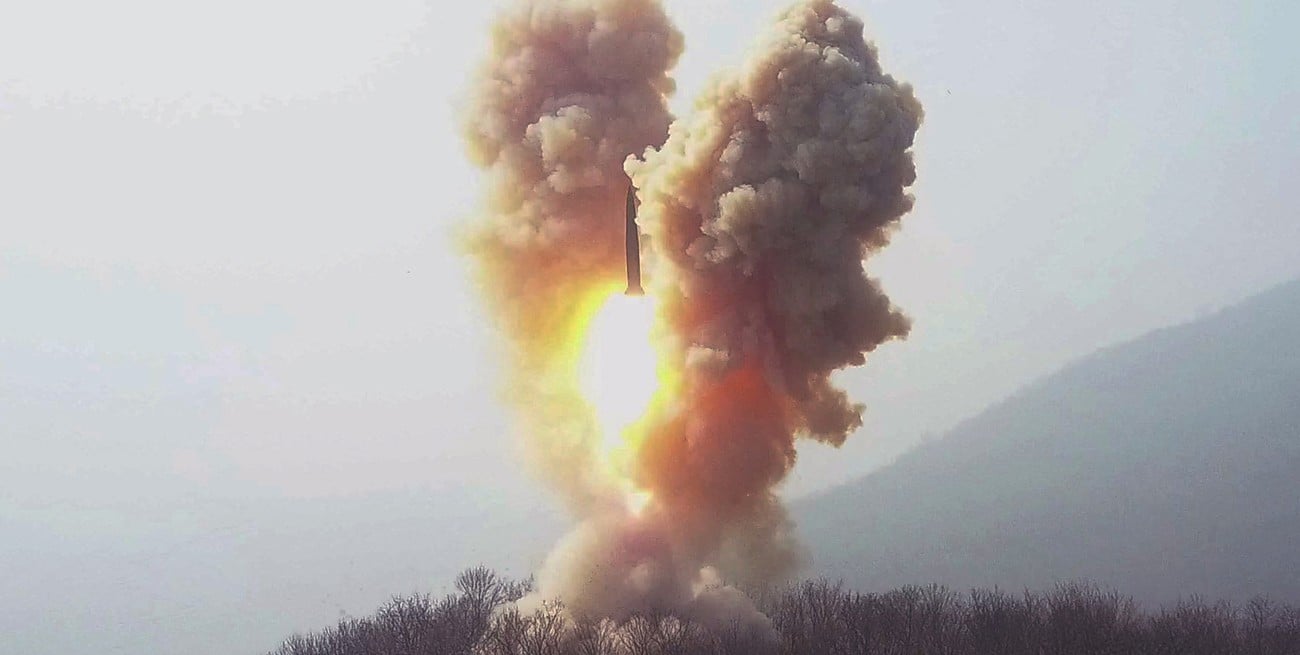 Impactante postal de poder que poseen estos misiles balísticos. Crédito: Agencia Telegráfica Central de Corea (KCNA)