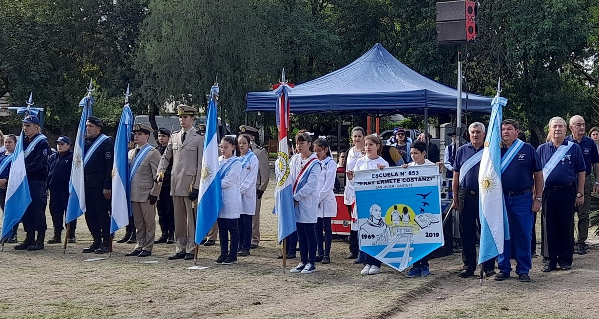 Lo artístico estuvo a cargo de alumnos de la escuela anfitriona.