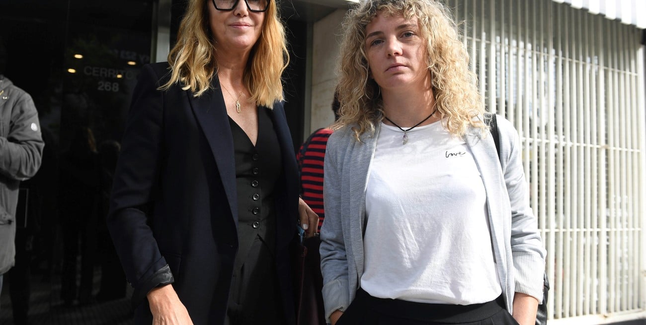 Florencia Marco junto a Andrea Lucangioli, su abogada. Créditos: Alejandro Santa Cruz.