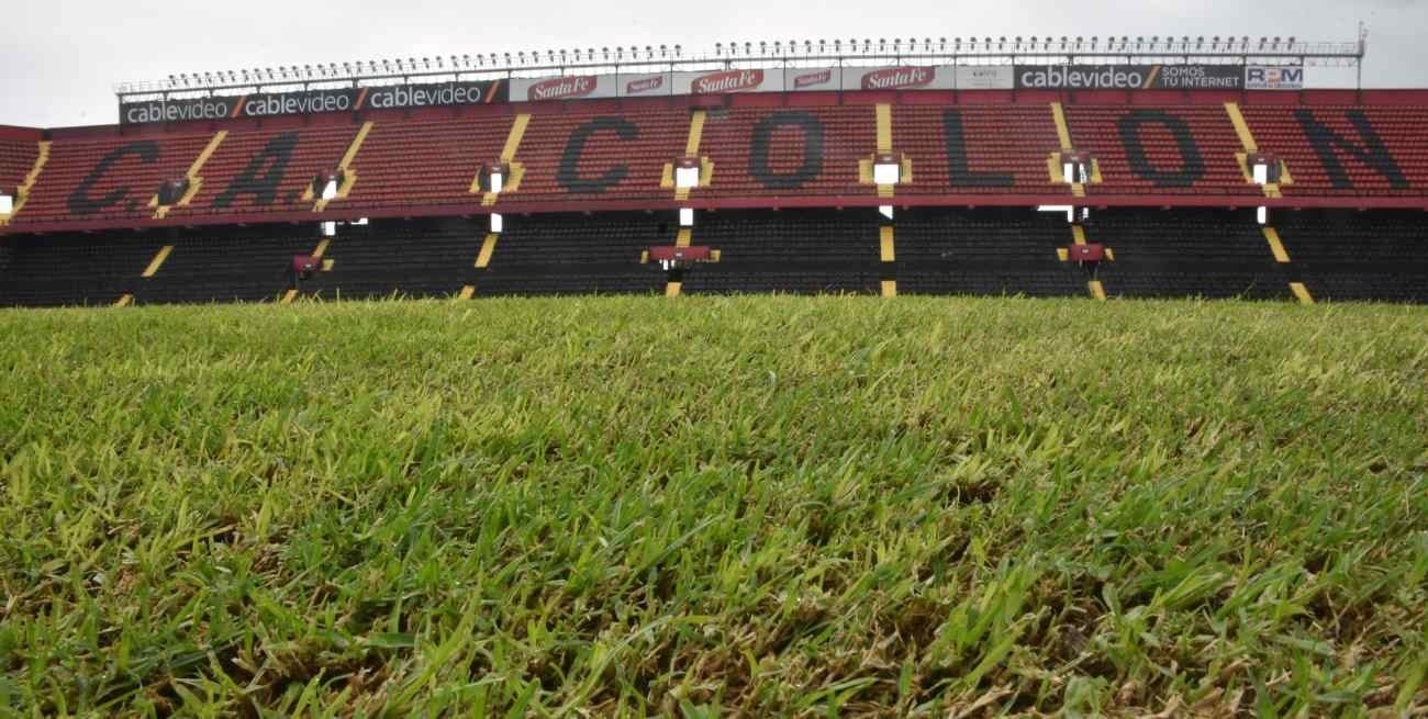 Colón recibirá a Barracas Central el domingo.