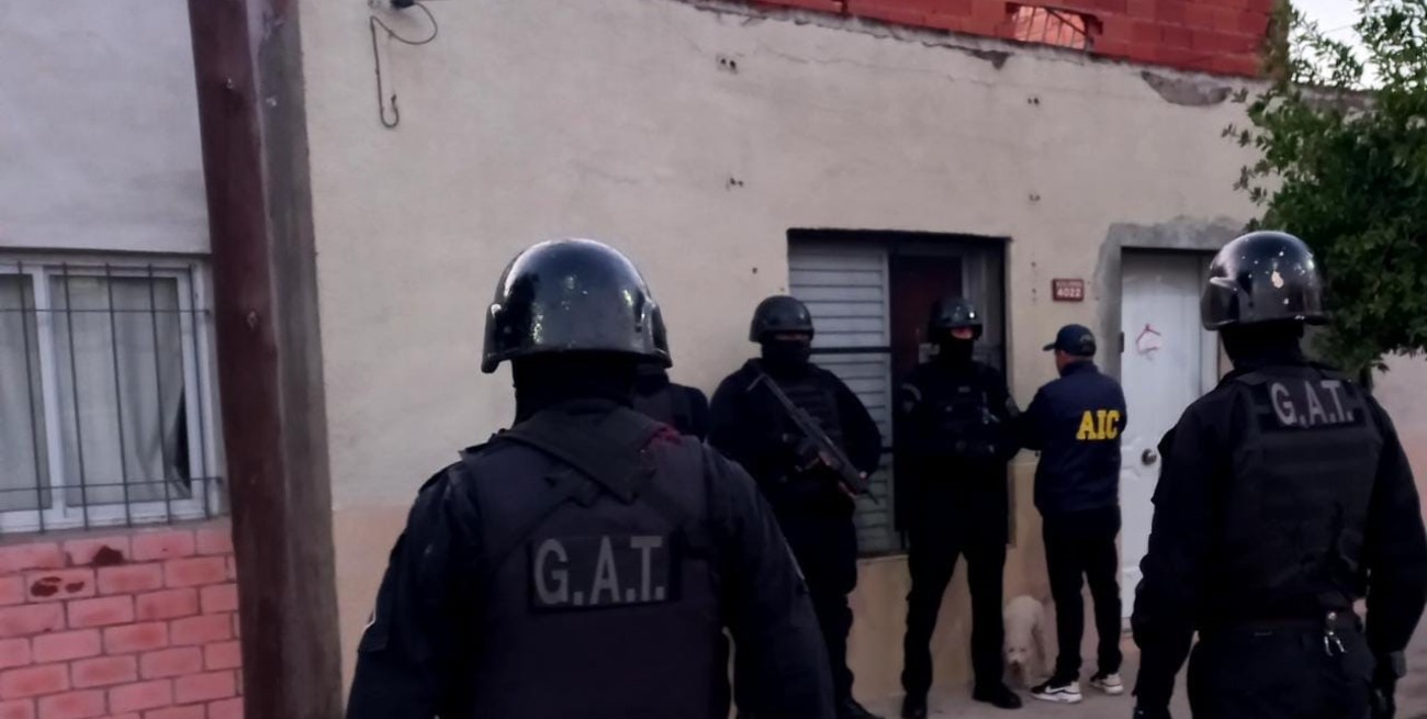 El lunes pasado la AIC allanó cuatro domicilios en uno de los cuales detuvo al sospechoso prófugo.