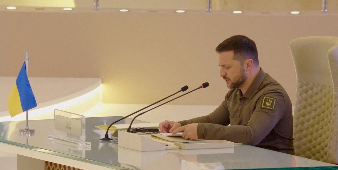 Volodymyr Zelensky durante su discurso en la Liga Árabe. Crédito: Reuters