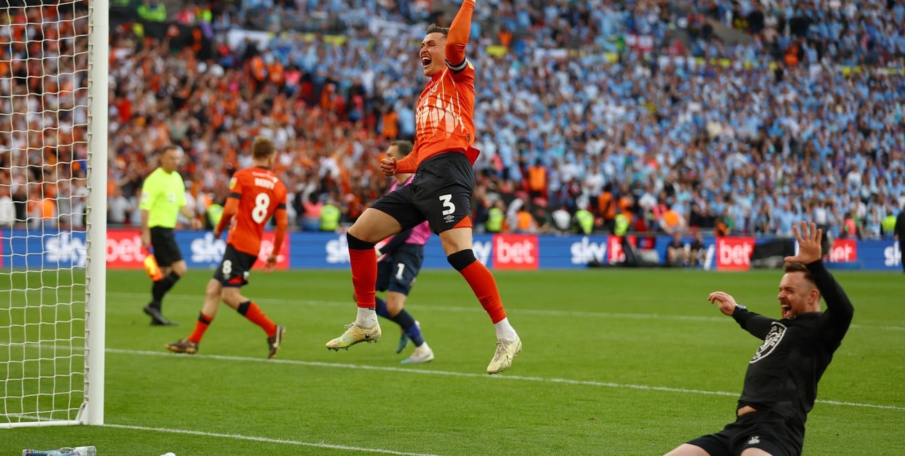Soccer Football - Championship Play-Off Final - Coventry City v Luton Town - Wembley Stadium, London, Britain - May 27, 2023
El festejo del Luton Town. Crédito: Reuters/Matthew Childs
