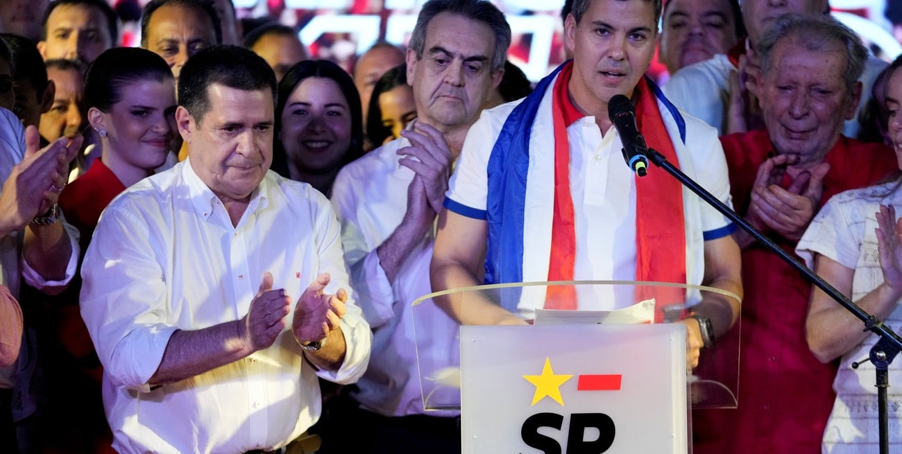 Santiago Peña al momento del triunfo.