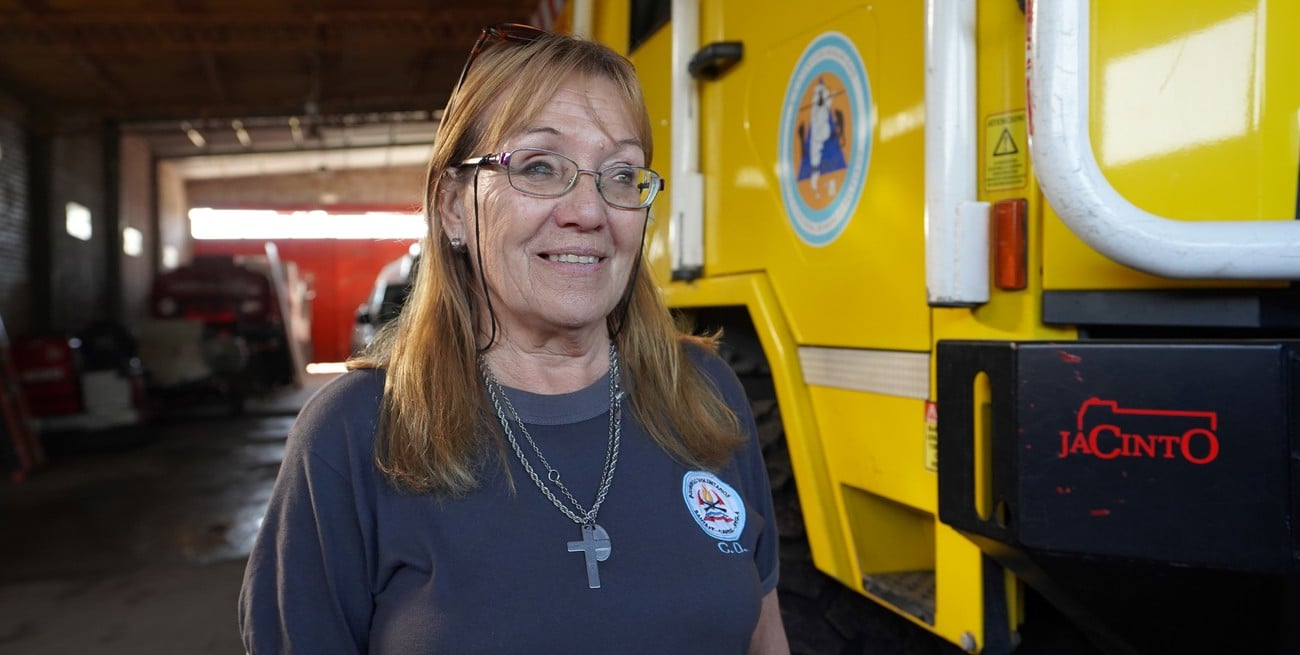 Mirta Tami, presidenta del cuartel Bomberos Voluntarios de Las Flores. Créditos: Fernando Nicola.