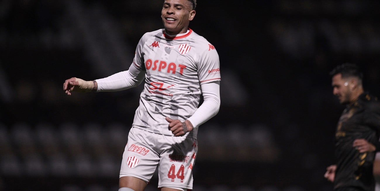 Jugó poco, rindió mucho. Perseguido por las lesiones, Jonathan Álvez apenas firmó 24 planillas en una temporada completa, entre torneo local, Copa Argentina y Conmebol Sudamericana. Sin embargo, anotó seis valiosos goles para el Tate. Crédito: Matías Nápoli