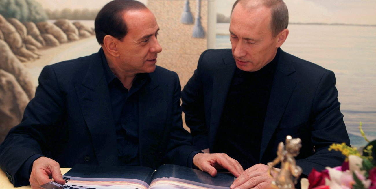 Vladimir Putin y Silvio Berlusconi. Crédito: Reuters