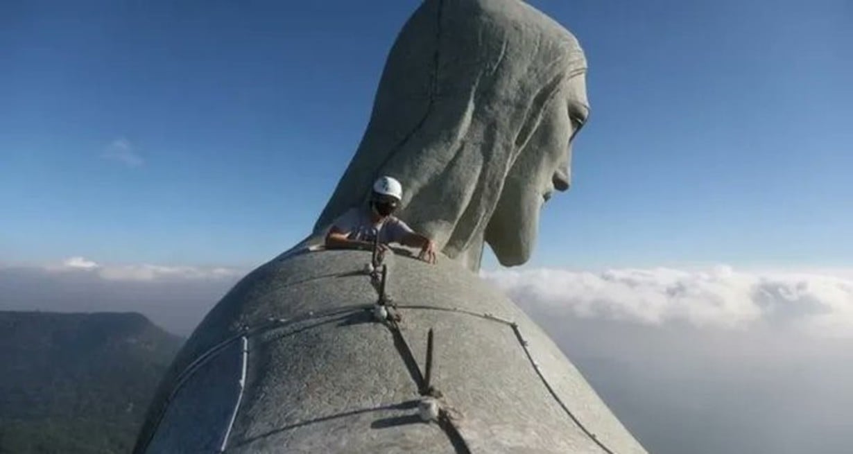 Restaurador del monumento y también su guardián.