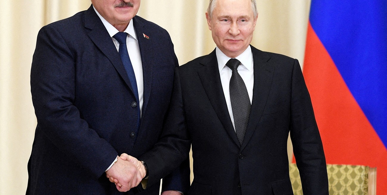 Alexander Lukashenko y Vladimir Putin. Crédito: Sputnik/Vladimir Astapkovich
