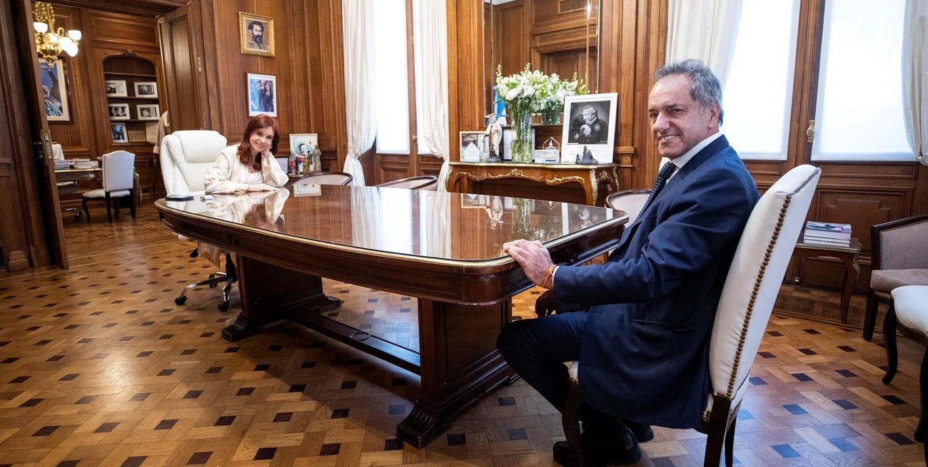 La vicepresidenta de la Nación junto a Daniel Scioli este miércoles. Crédito: Prensa Cristina Kirchner