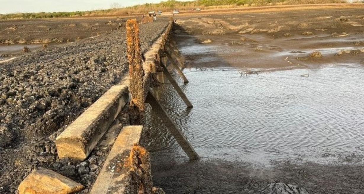 El gobierno comienza a repartir dinero para la compra de agua embotellada