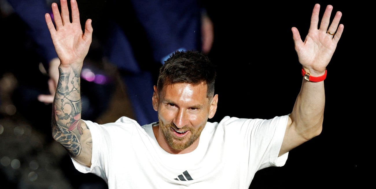Lionel Messi presentado este domingo. Crédito: Reuters/Marco Bello