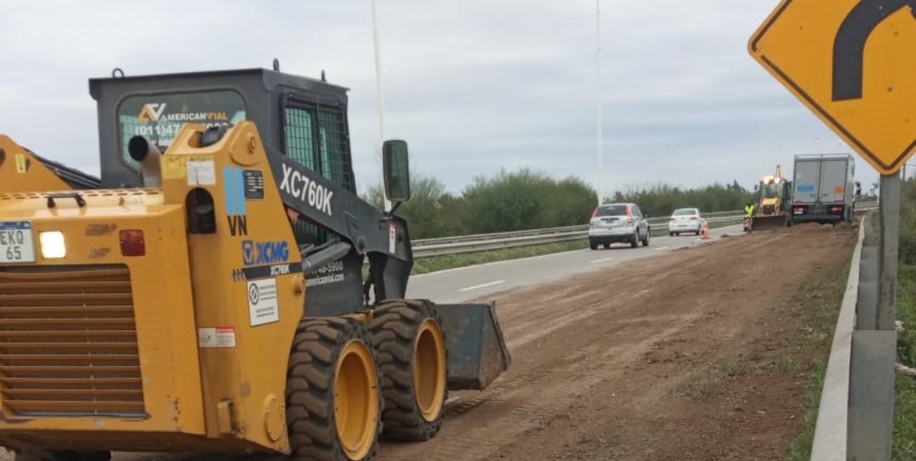 Las autoridades anuncian que esta semana habrá reducción de tránsito en la mano lenta por tareas de mantenimiento de banquinas. FOTO: Prensa DNV
