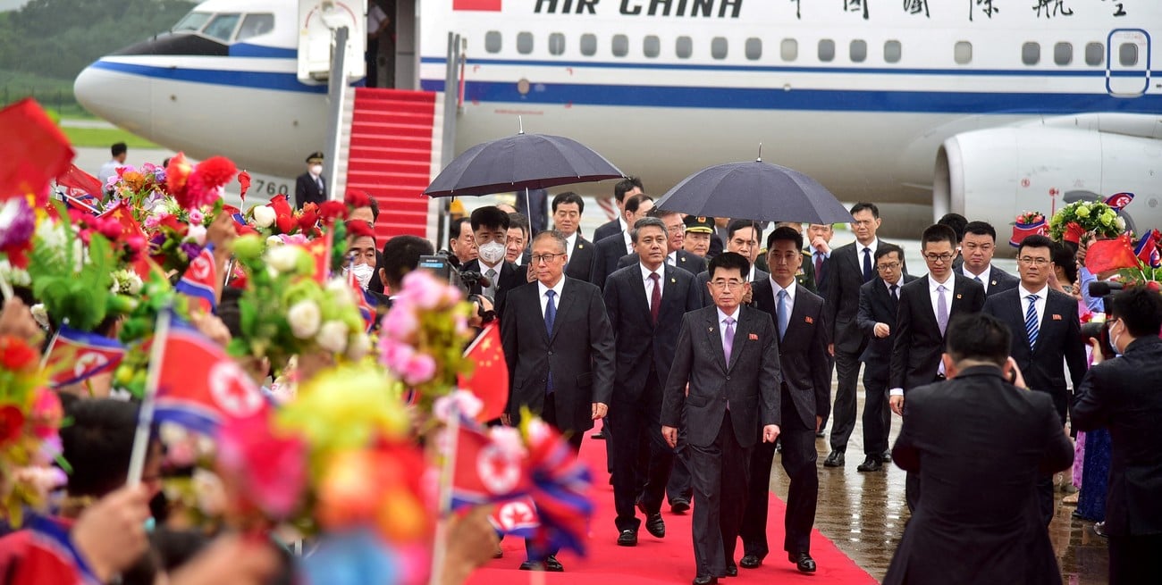 La llegada de Li Hongzhong. Crédito: KCNA (Agencia Telegráfica Central de Corea)
