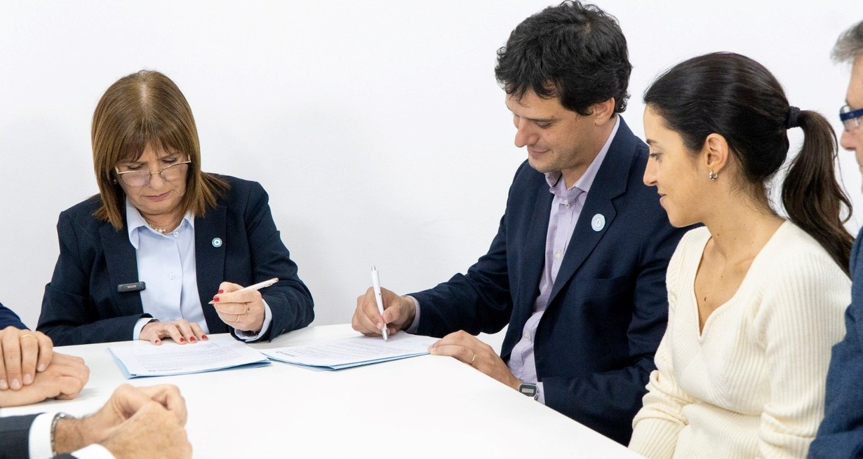 Patricia Bullrich, precandidata de Juntos por el Cambio, adhirió al compromiso.