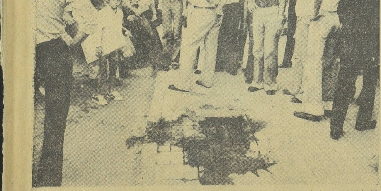 El 2 de diciembre de 1976 el diario El Litoral incluyó la crónica policial del hecho en la tapa de su edición vespertina. FOTO: Archivo El Litoral