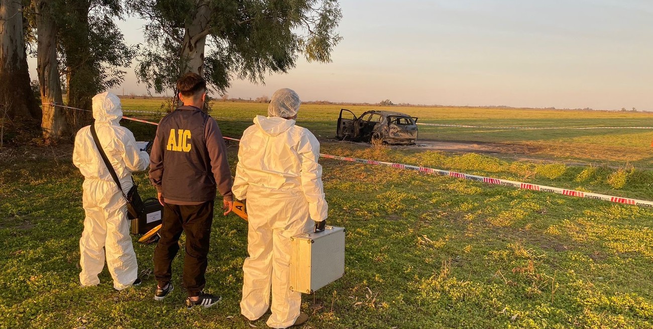 La labor investigativa estuvo a cargo de peritos de la AIC y Bomberos Zapadores. FOTO: El Litoral