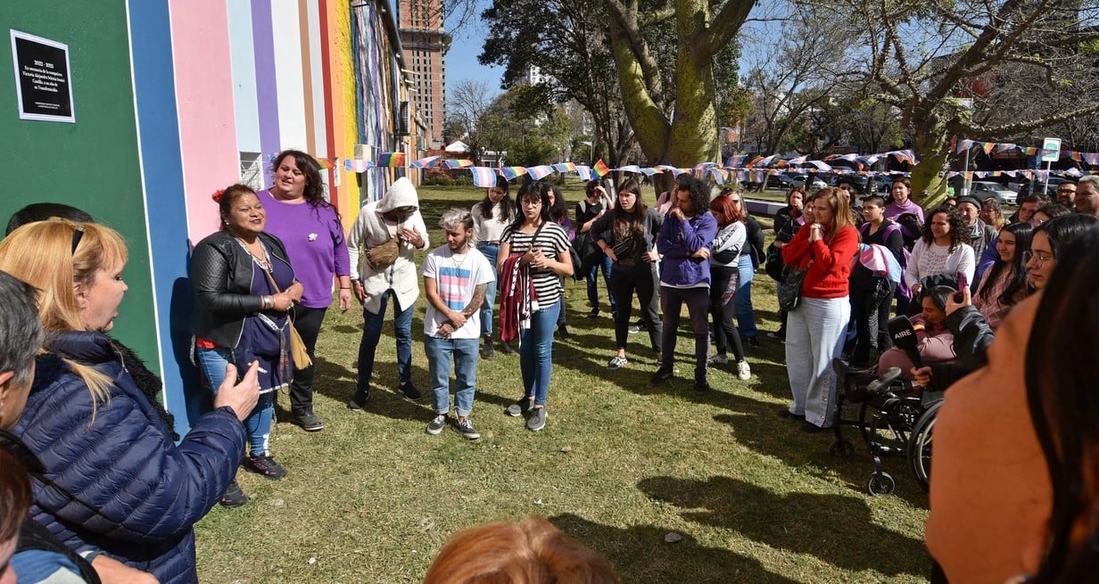 Allegados, amigos y familiares recordaron el legado de Ironici que abrió las puertas a conseguir derechos del colectivo trans. Crédito: Pablo Aguirre