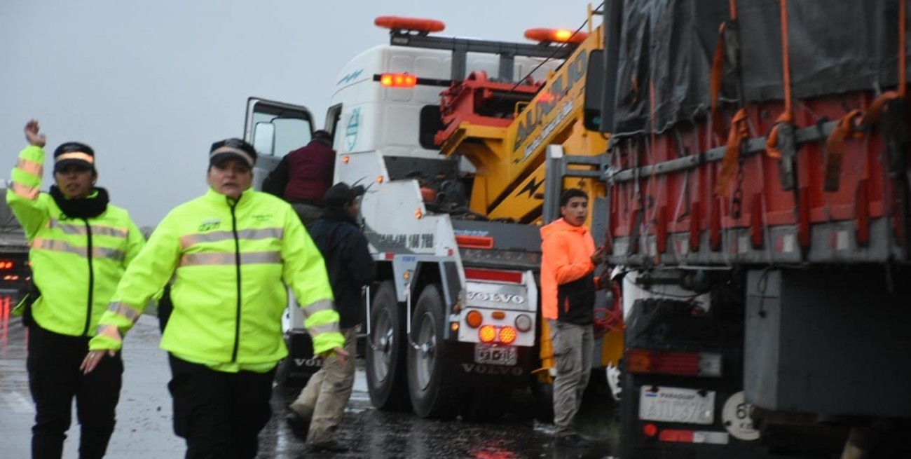 El choque se produjo el miércoles por la tarde, en una jornada signada por la lluvia. Crédito: Manuel Fabatía