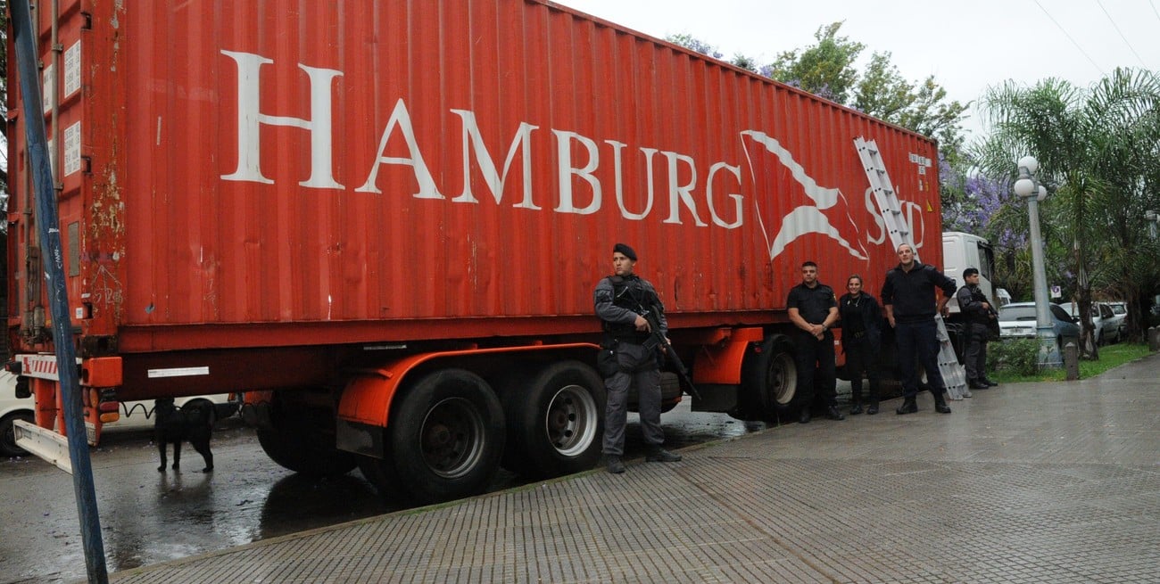 Como resultado del secuestro de 1662 kilos de marihuana en un camión en Arroyo Leyes derivó en el encarcelamiento de un policía condenado por lavado. Crédito: Archivo El Litoral