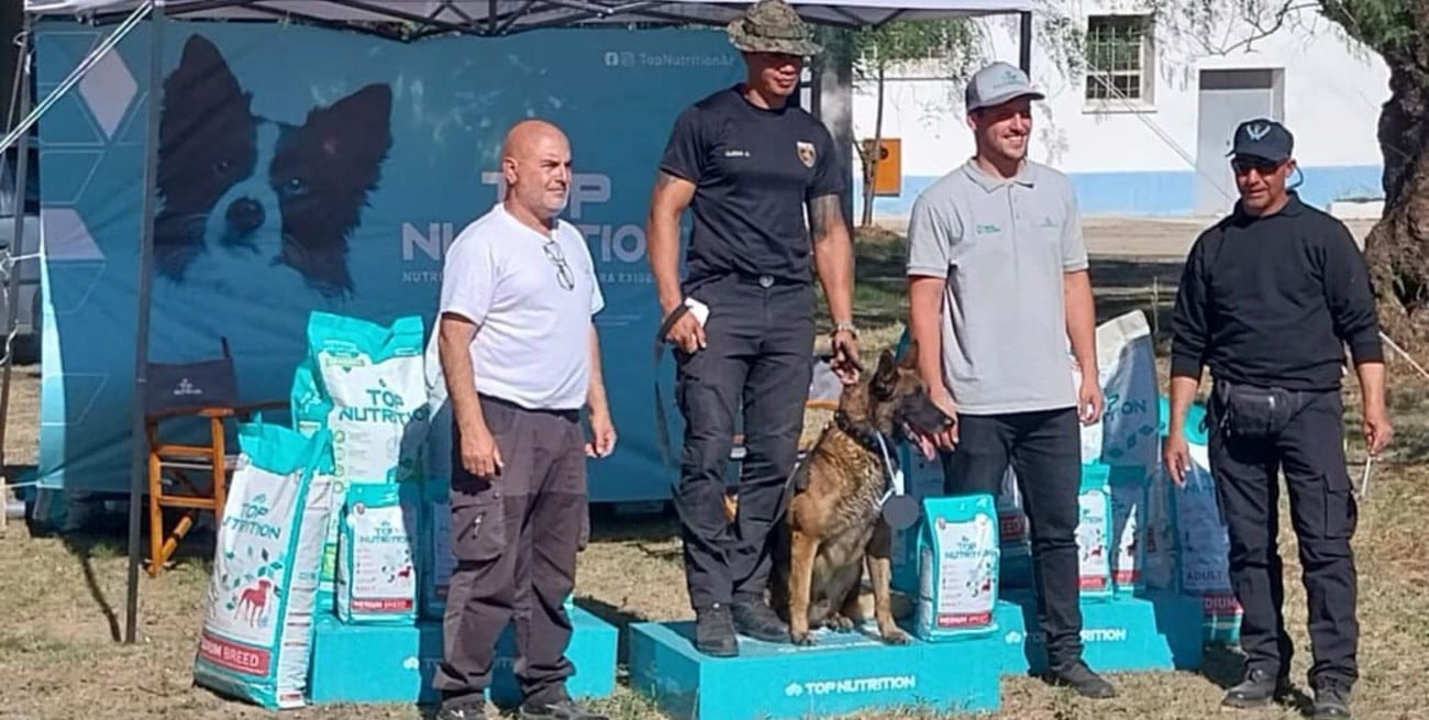 Tres canes de la Policía de Santa Fe subieron al podio en Córdoba. Crédito: Prensa URI