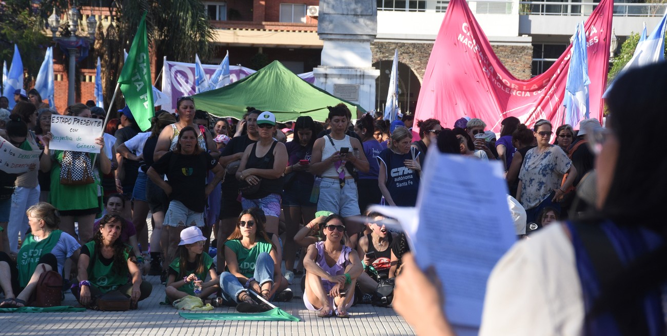 En el acto de la plaza 25 de Mayo se leyó un documento unificado donde se reafirmó "la decisión de resistencia en las calles". Crédito: Luis Cetraro