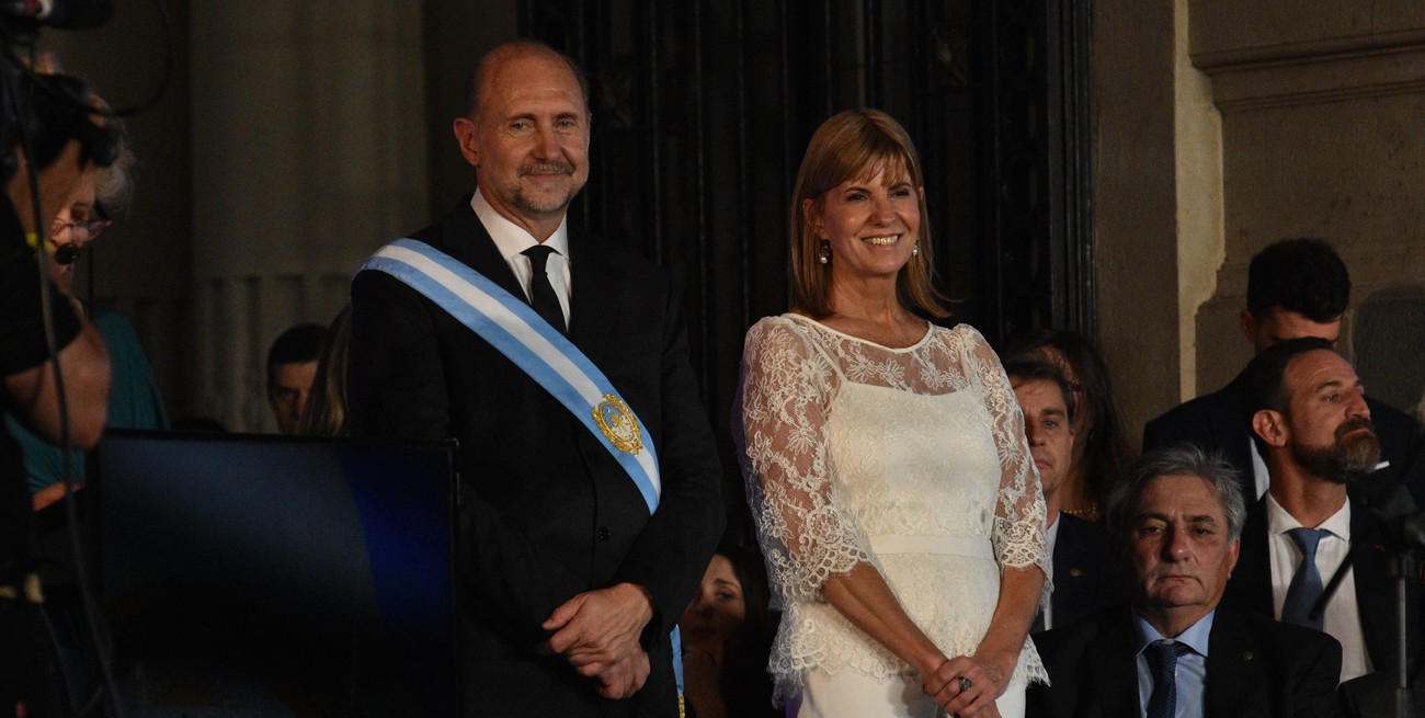 El 11 de diciembre de 2019, prestó juramento ante la Asamblea Legislativa en presencia del Presidente de la Nación, Alberto Fernández. Crédito: Manuel Fabatía