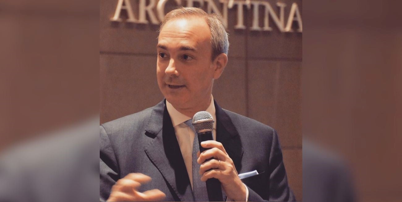 rrendel es Doctor en Ciencias de la Educación, de fuertes lazos con la enseñanza privada y católica.