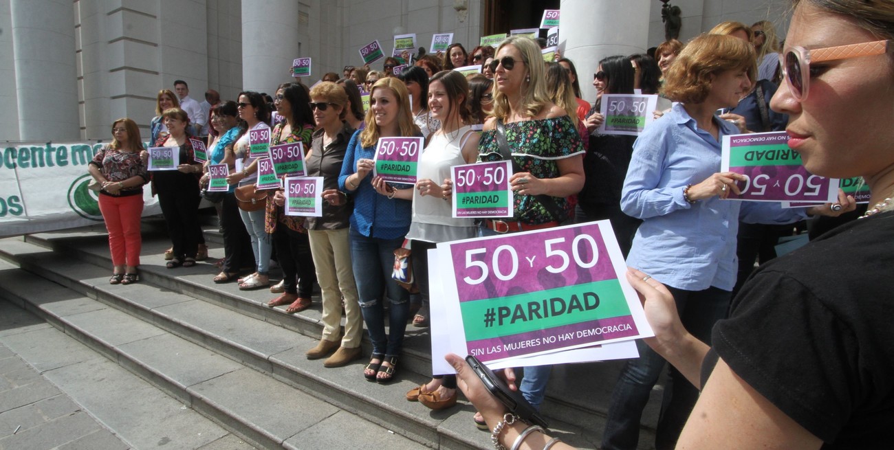 Tate creó la Comisión de la Mujer del partido Radical en el 86’, y como legisladora provincial presentó el primer proyecto de ley de Paridad para Santa Fe. Crédito: Guillermo Di Salvatore/Archivo