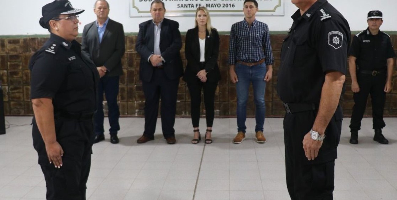 Asumió este lunes el cargo de jefa de la Unidad Regional Uno, en un acto del que participaron autoridades policiales y políticas. Crédito: Prensa Gobierno